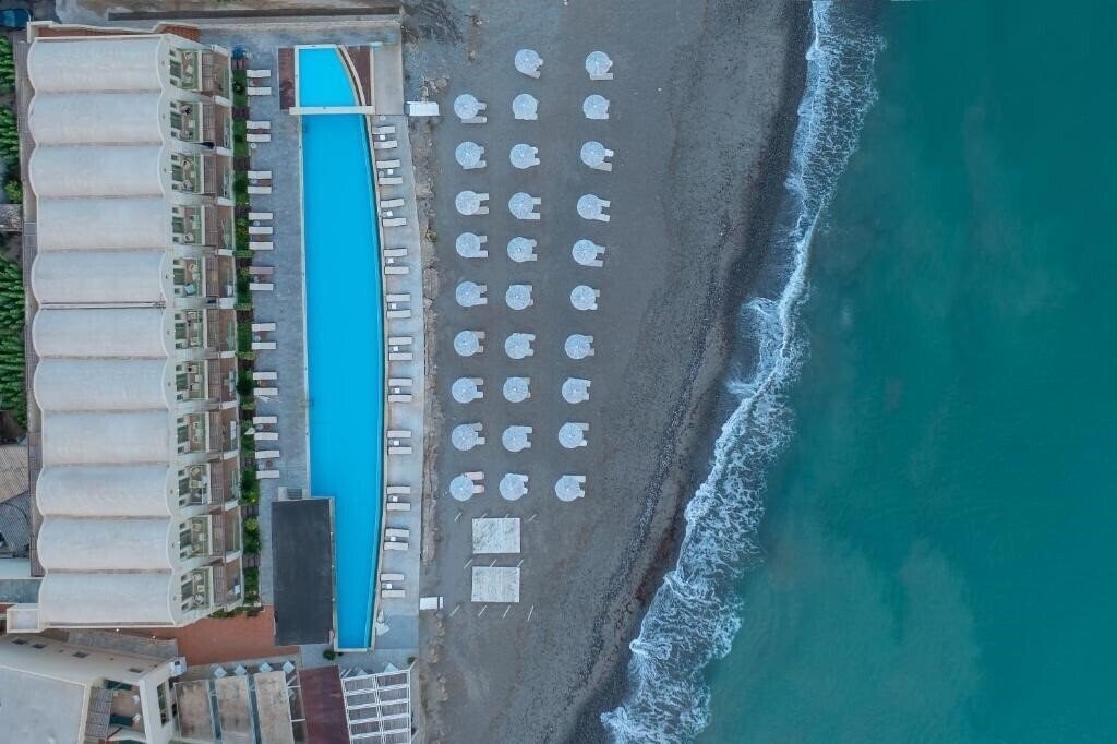 Готель Giannoulis Grand Bay Beach Resort 4*