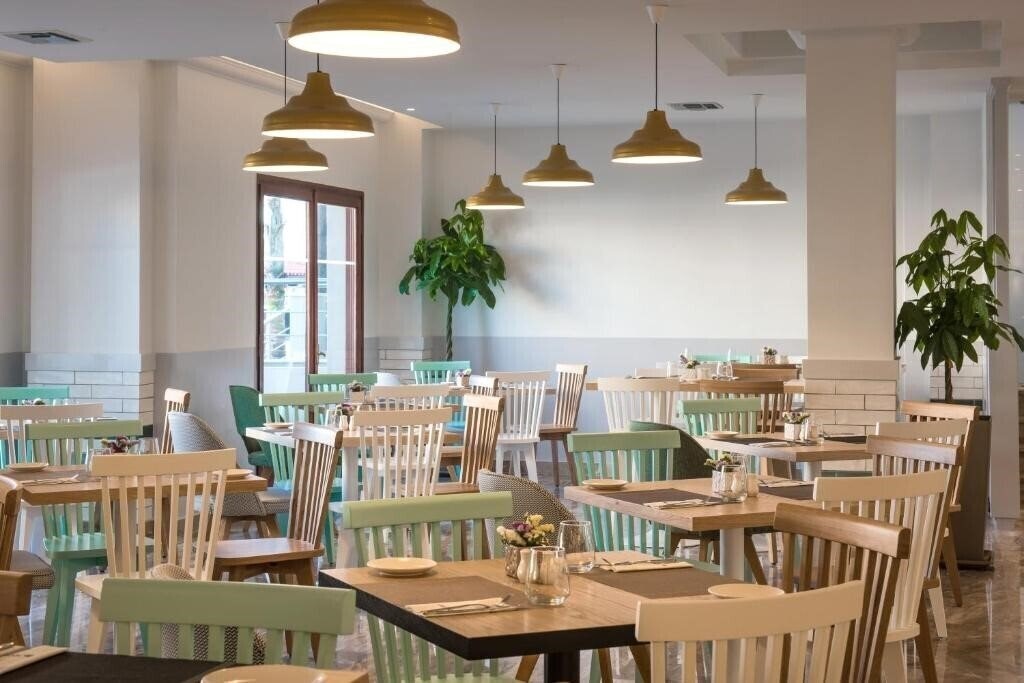 Картинка Solimar Turquoise 4*