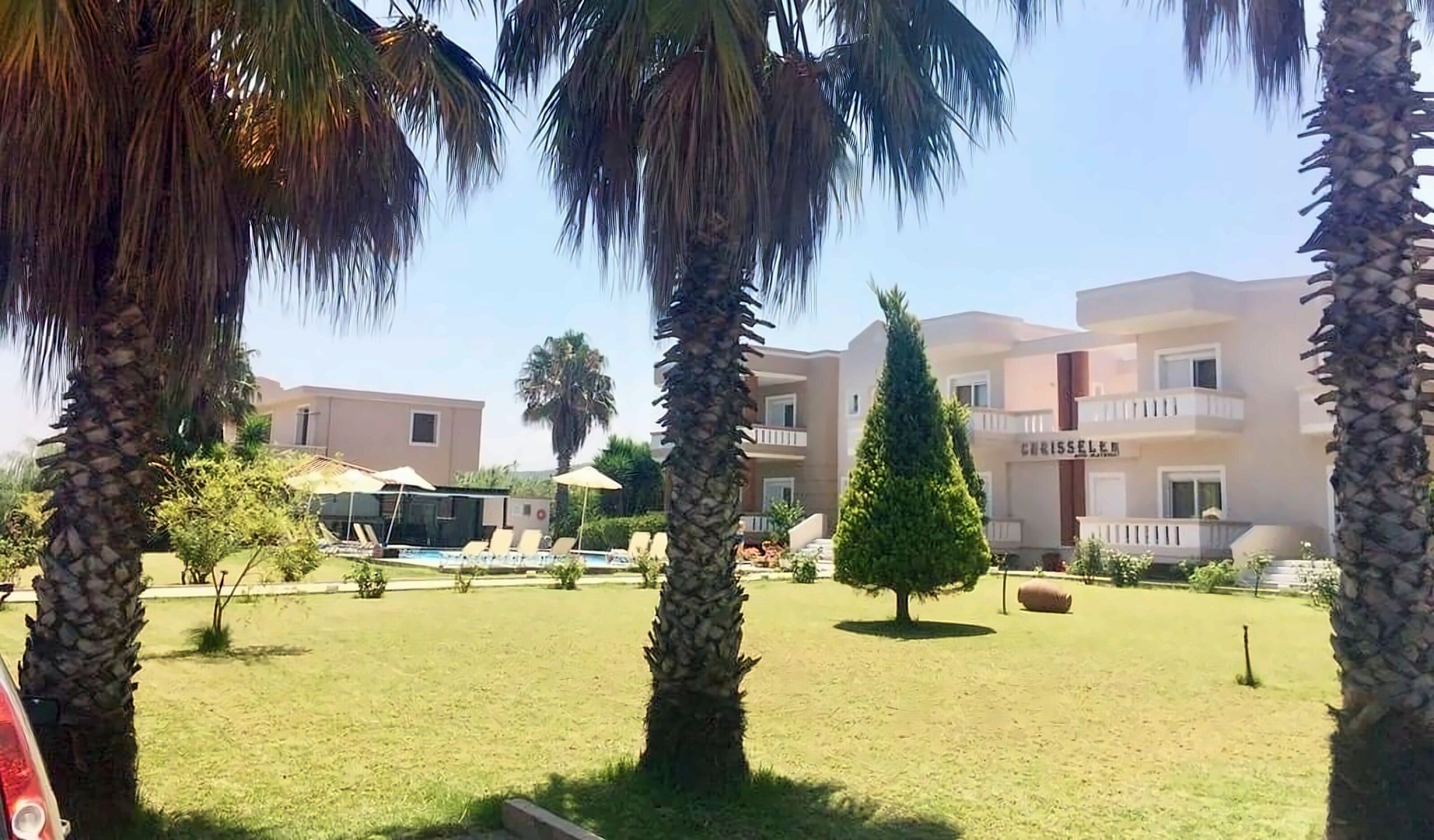 Фотография Chrisselen Apartments 3*