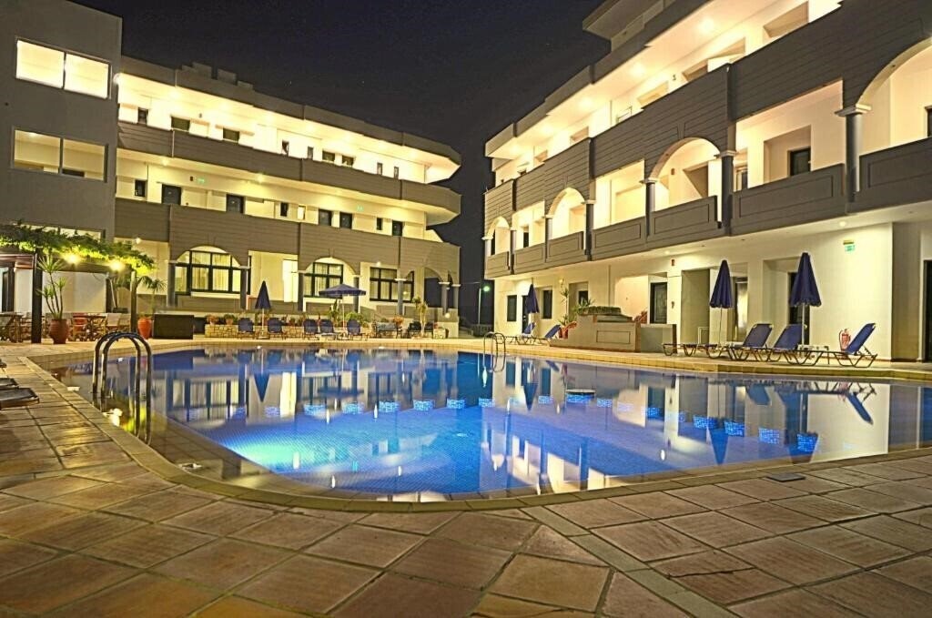 Отель Christina Beach Hotel Kissamos 2*