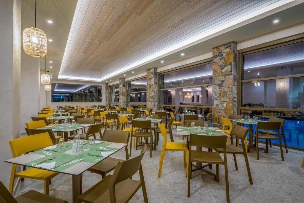 Изображение Stefan Village Hotel Apartments 4*