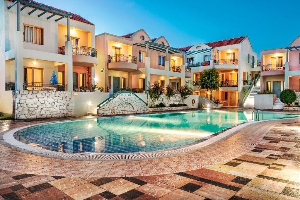 Готель Lotus Hotel Apartments 4*