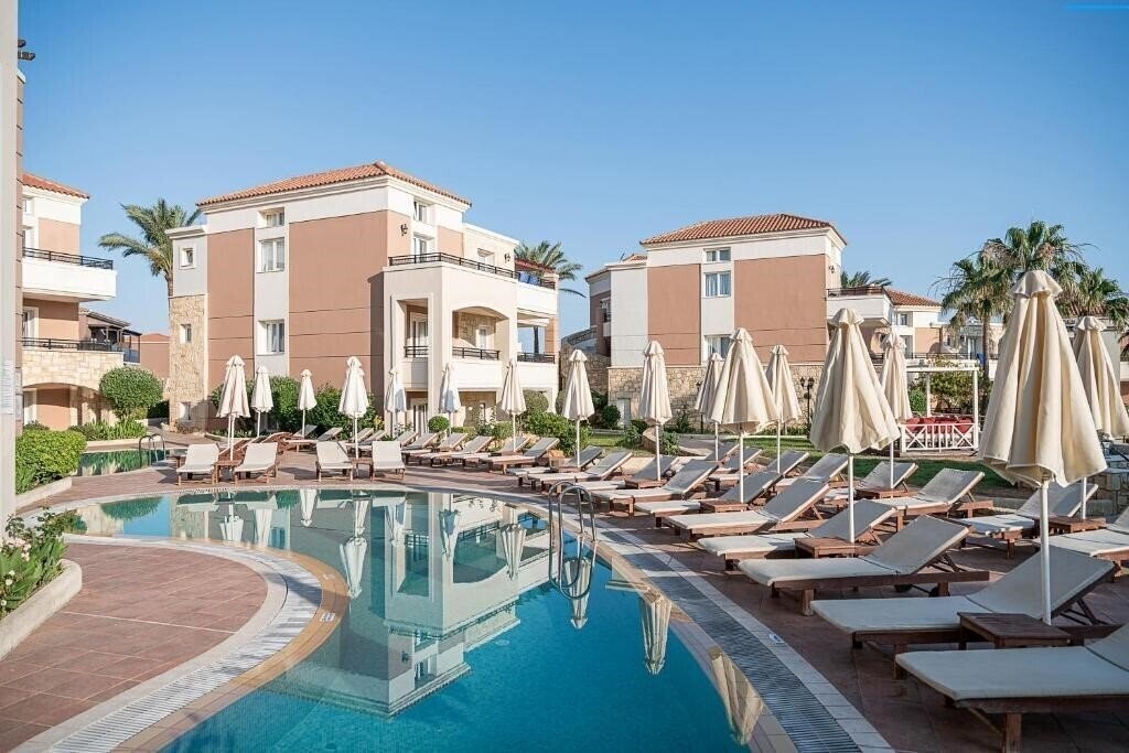 Готель Atlantica Caldera Beach 4*