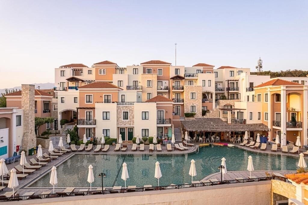 Отель Caldera Village 4*