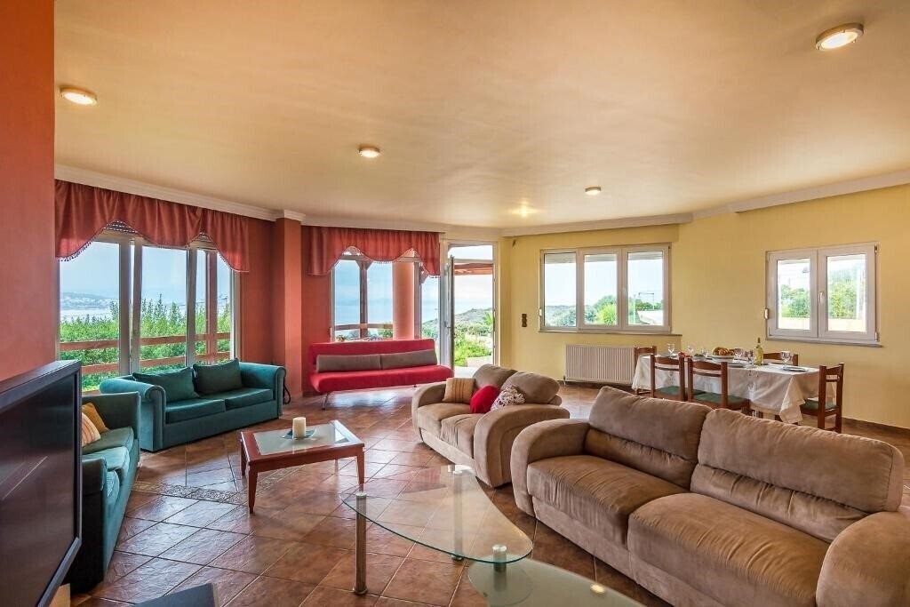 Изображение Helen Villa 4*