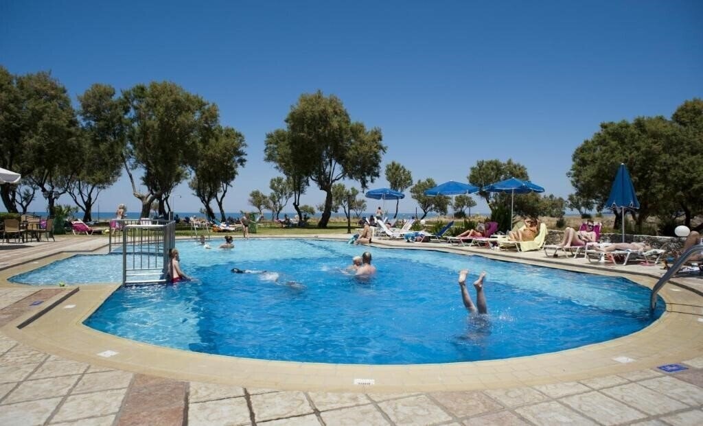 Готель Lito Beach Hotel 3*