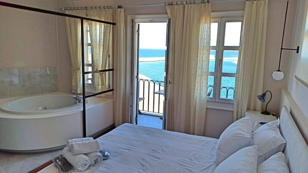 Фото Amphora Hotel 4*