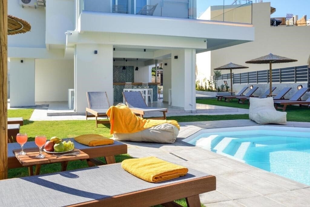 Изображение Elia Kalamaki Hotel + 3*