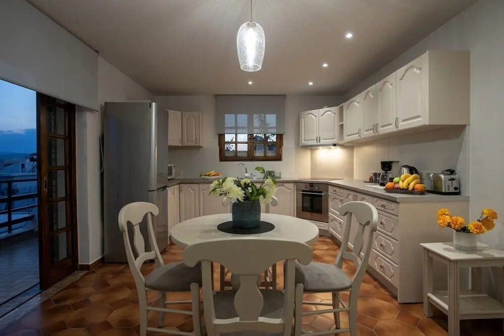 Готель Lissou Apartment 4*