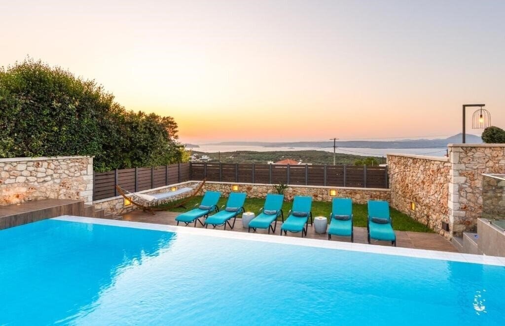 Фото Titans Villas Chania Villa Kronos 4*