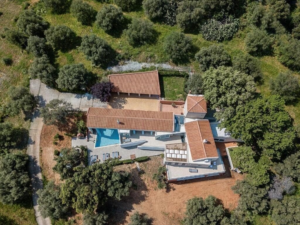 Фото Vilia House On The Hill 4*