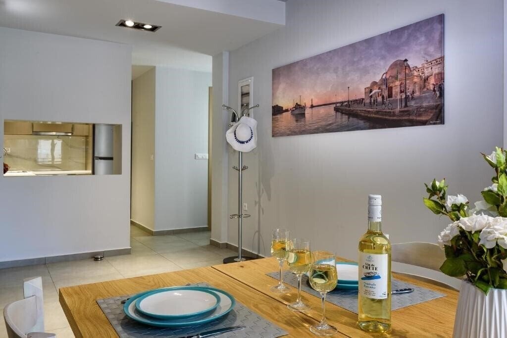 Фотографія Villa Breeze 4*