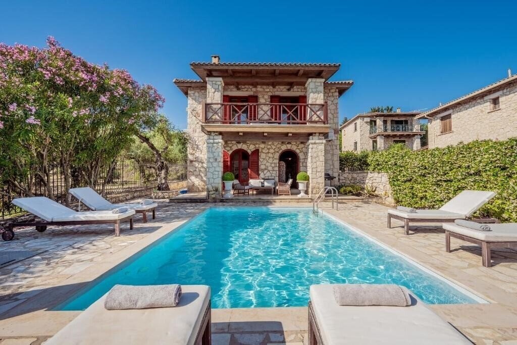 Отель Jootiq Villas 4*