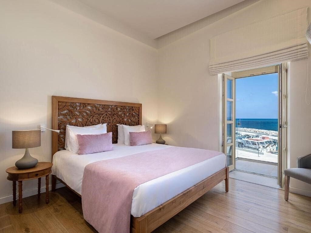 Отель Avra Apartments Kolymbari Harbour 4*