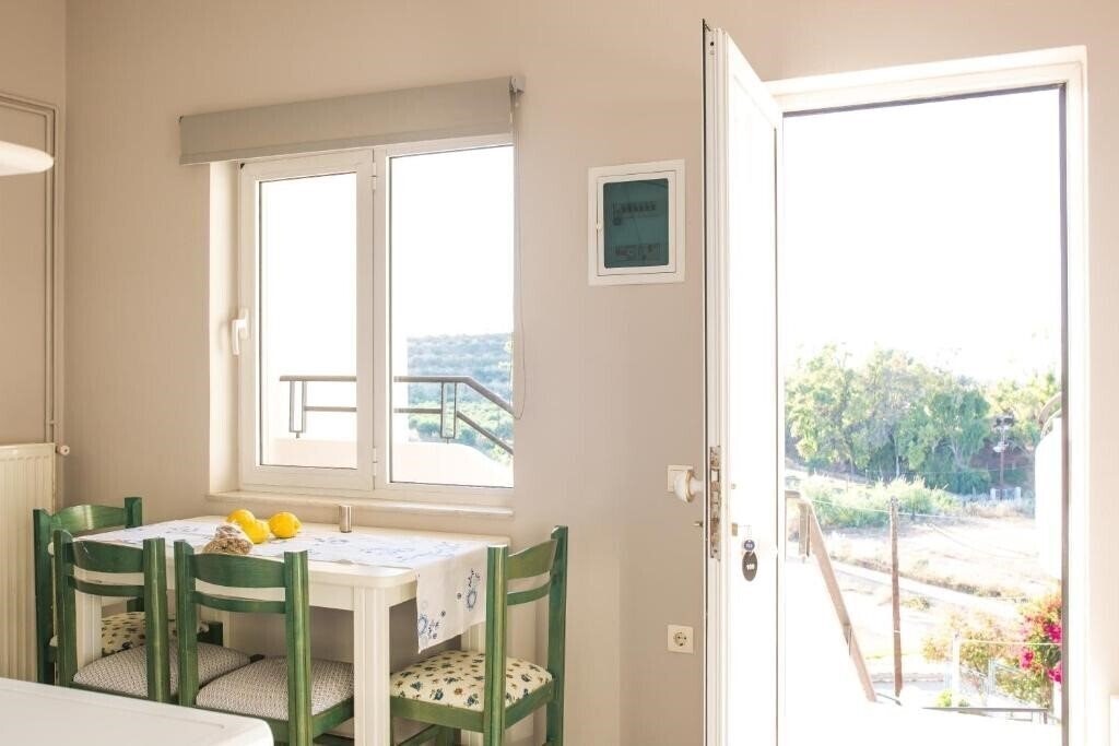 Фото Yasmine Apartments 3*