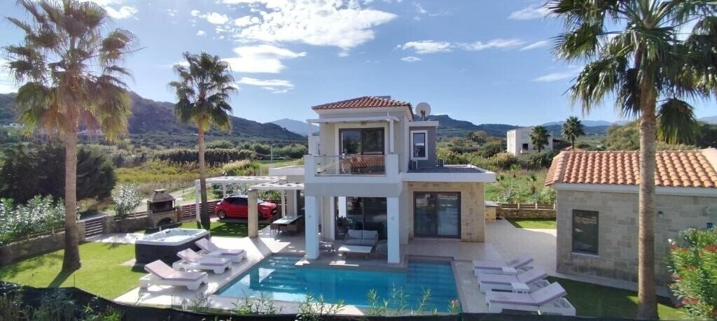 Готель Alexandros Villa 4*