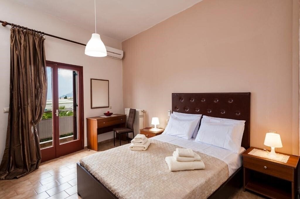 Отель Falassarna Houses 3*