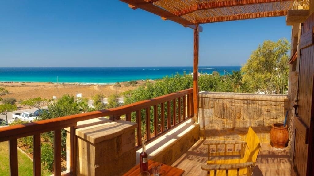 Готель Golden Sun Apartments 3*