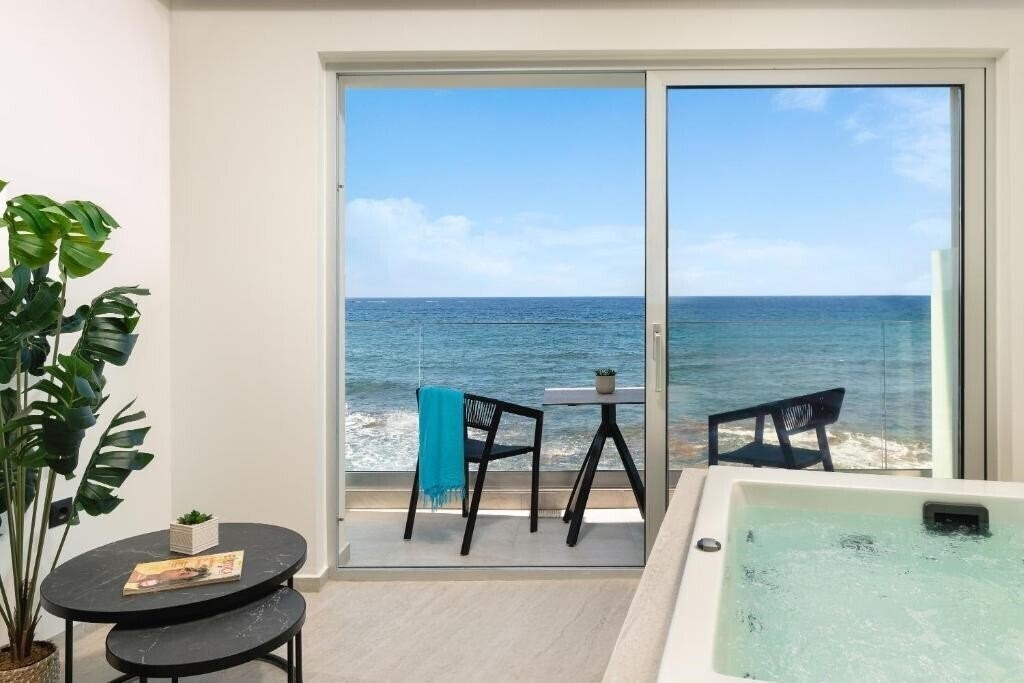 Отель Elia Sea Suites 4*