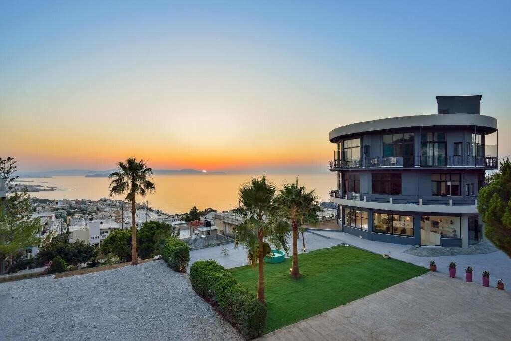 Фотографія Loucerna Suites Chania 4*