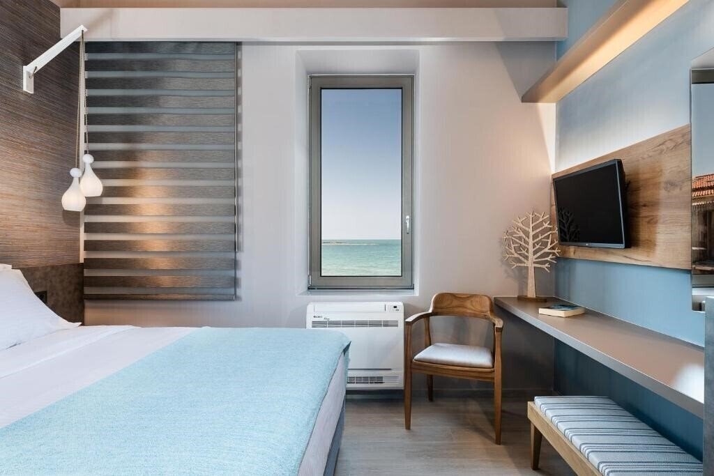 Отель Ciel Collection Suites 3*