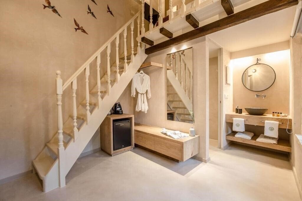 Фотографія J&G Suites 3*