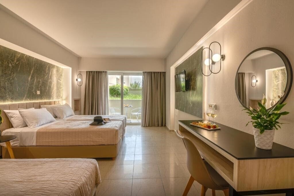 Фото Castro Beach Hotel 4*
