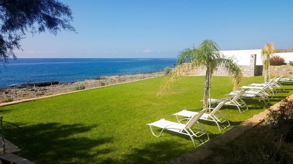 Готель Kritamos Beach Apartments 5*