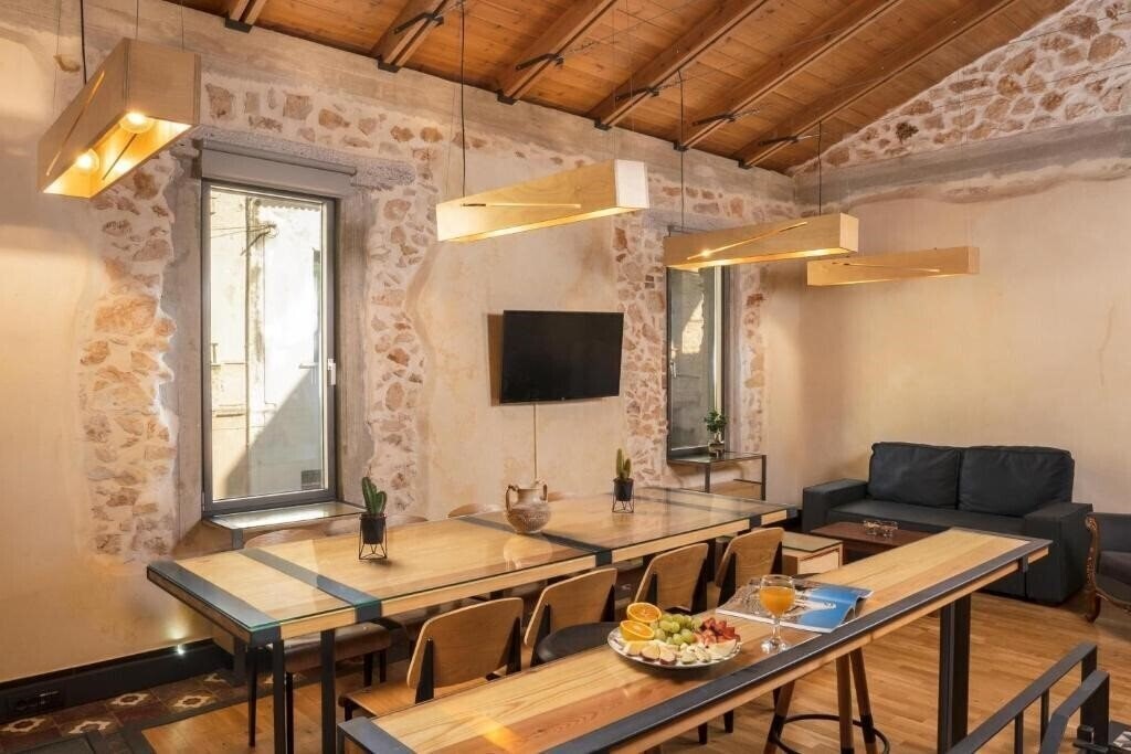 Отель Evans House 4*