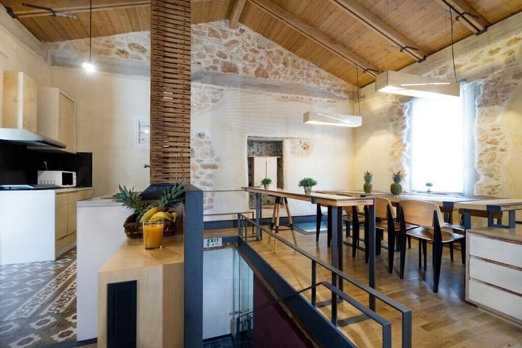 Фотография Evans House 4*