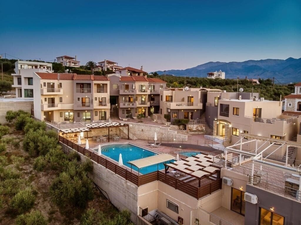 Фотография Sunrise Suites & Apartments 4*