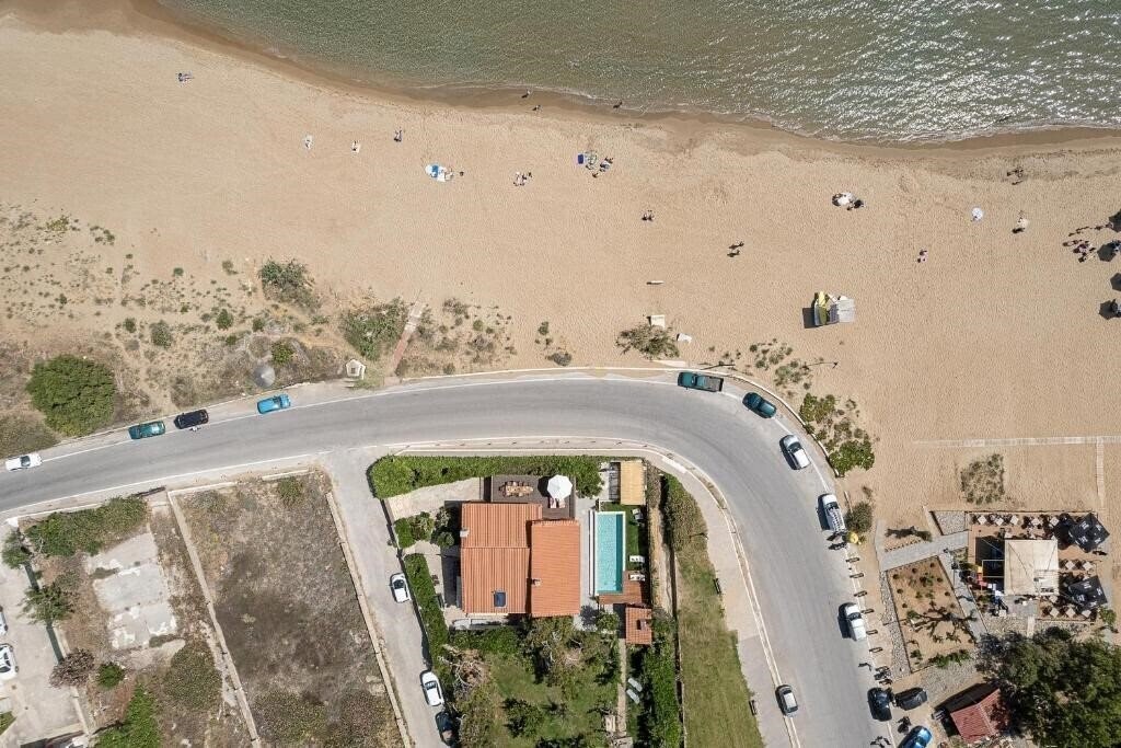 Отель The House by The Sea 4*