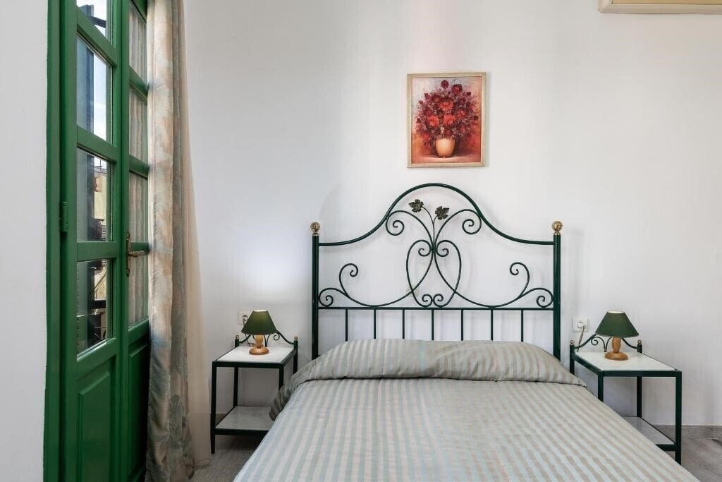 Готель Anastasia Apartments 3*