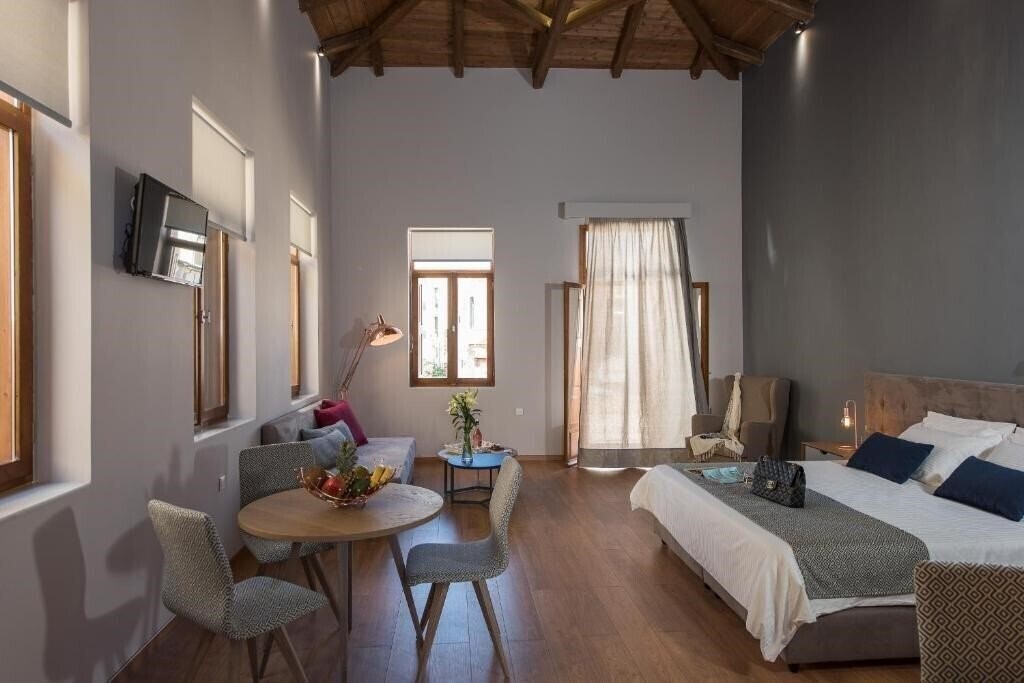 Фото Bluebell Luxury Suites 3*