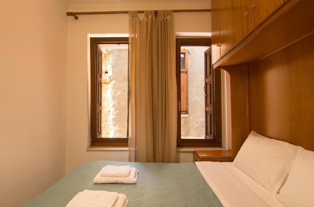 Фотографія Daliani Studios Chania 3*