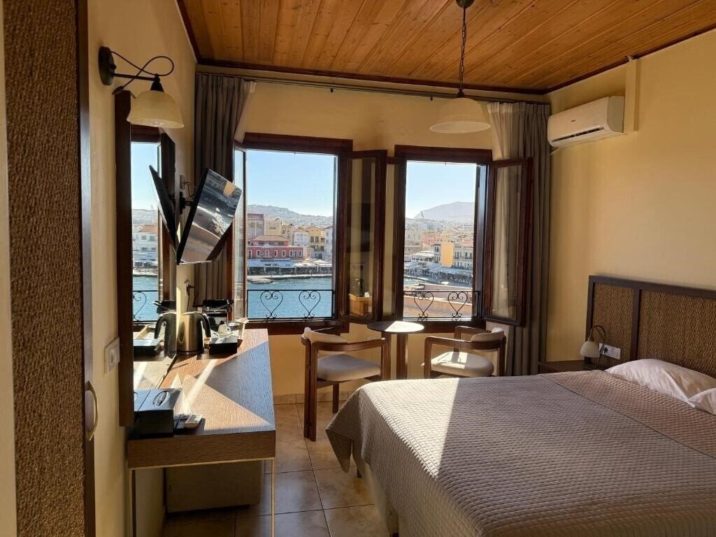 Фото Helena Hotel 3*