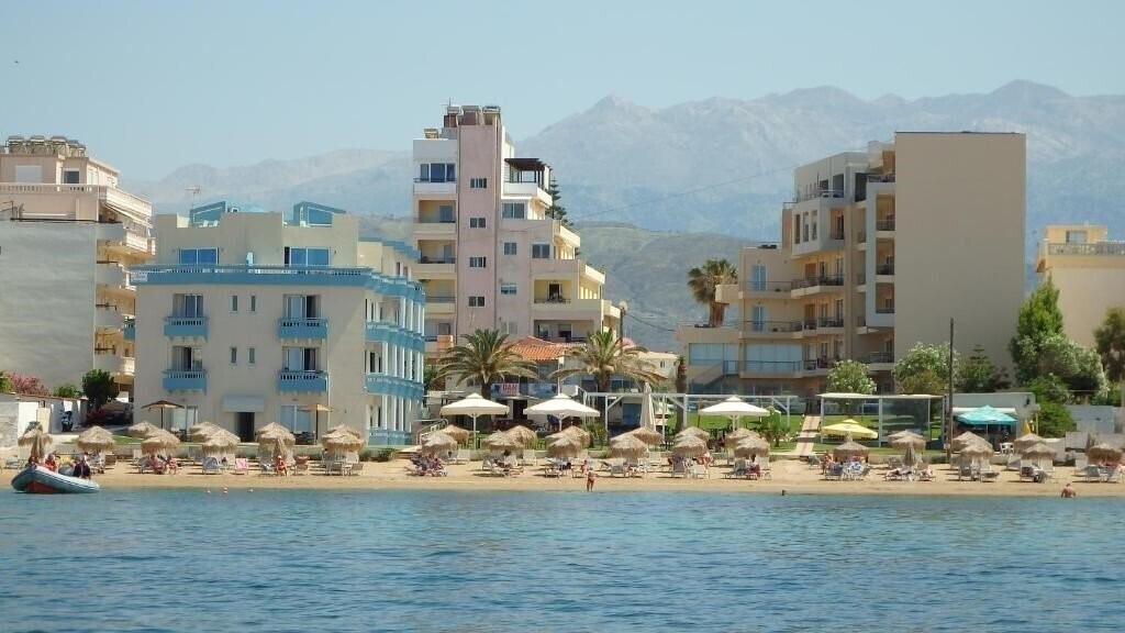 Готель Hotel Christina Apartments 3*