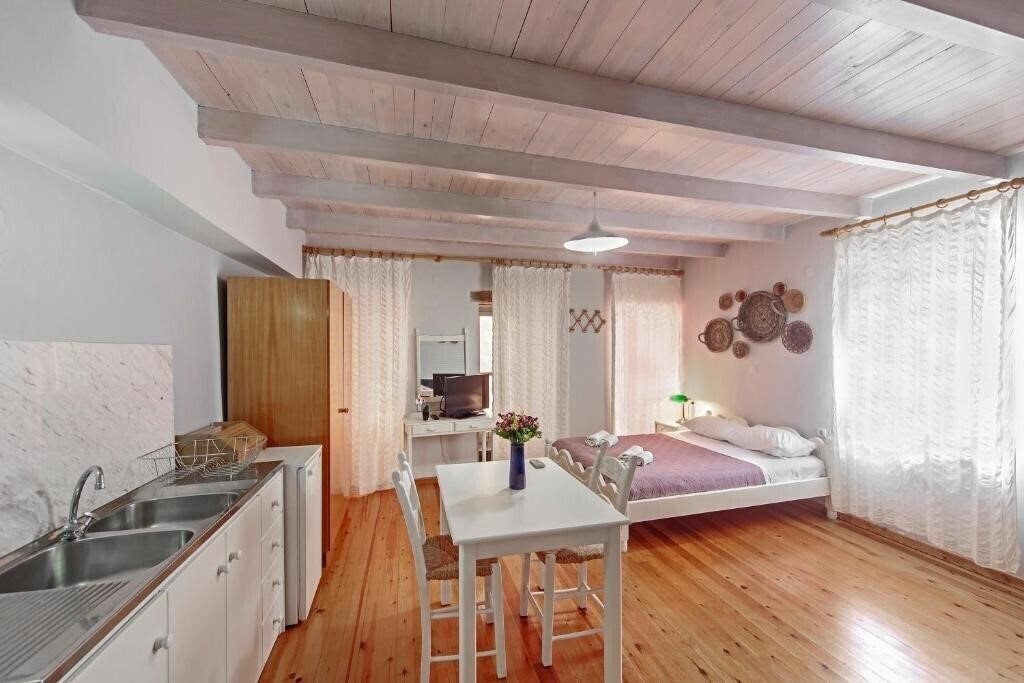Фото Kasteli Suites 3*