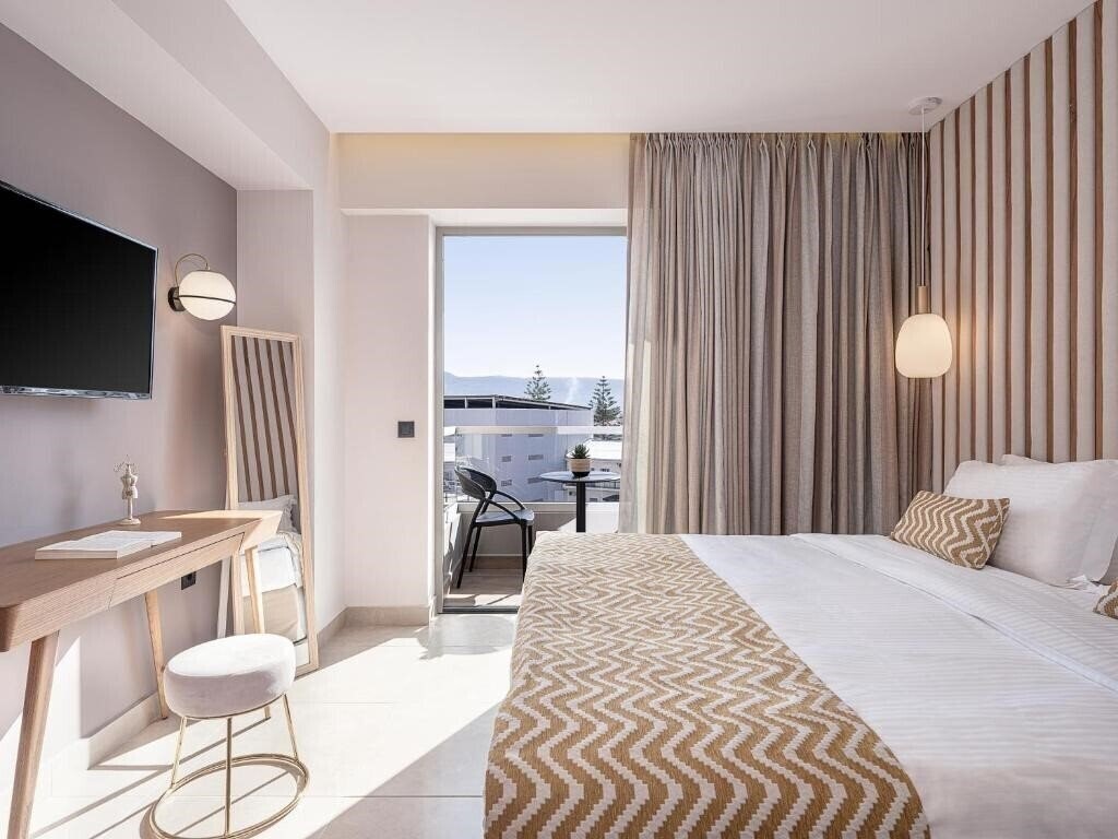 Фото M City Hotel 3*