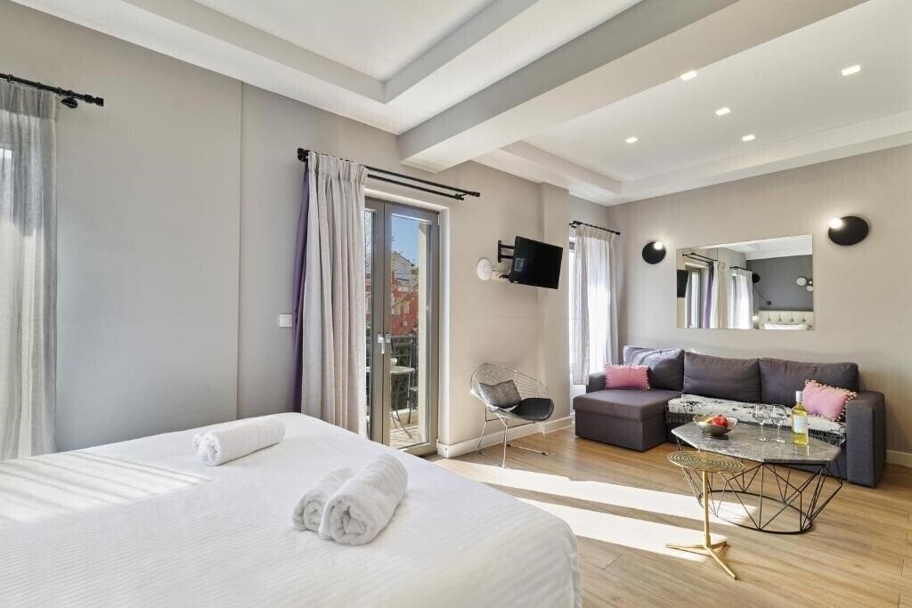 Готель Nival Luxury Suites 3*