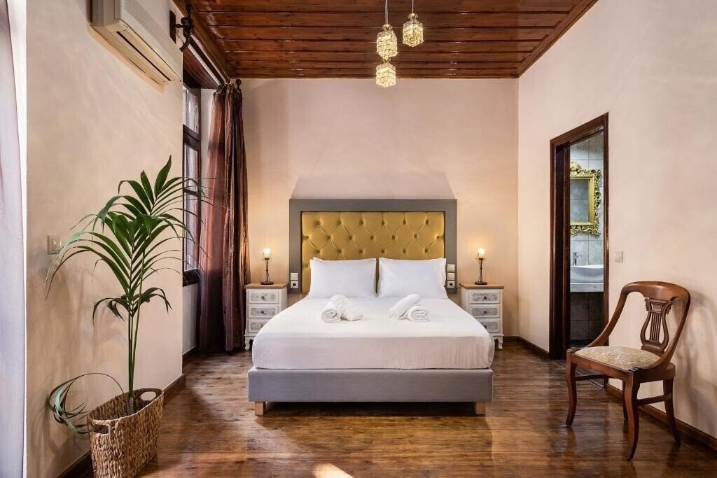Отель Old Town Suites 3*