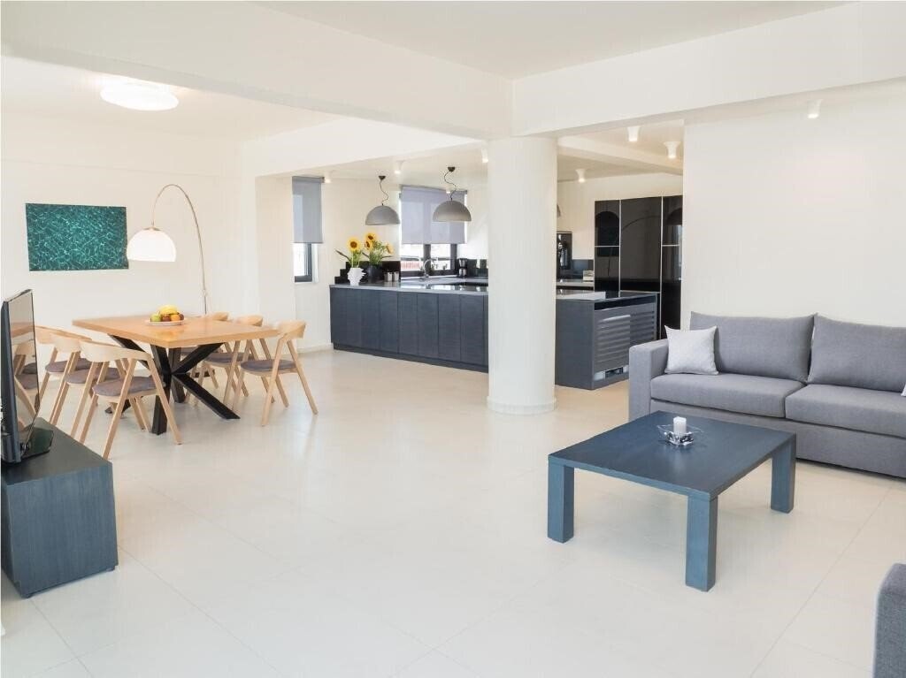 Фото Spring Apartments 3*