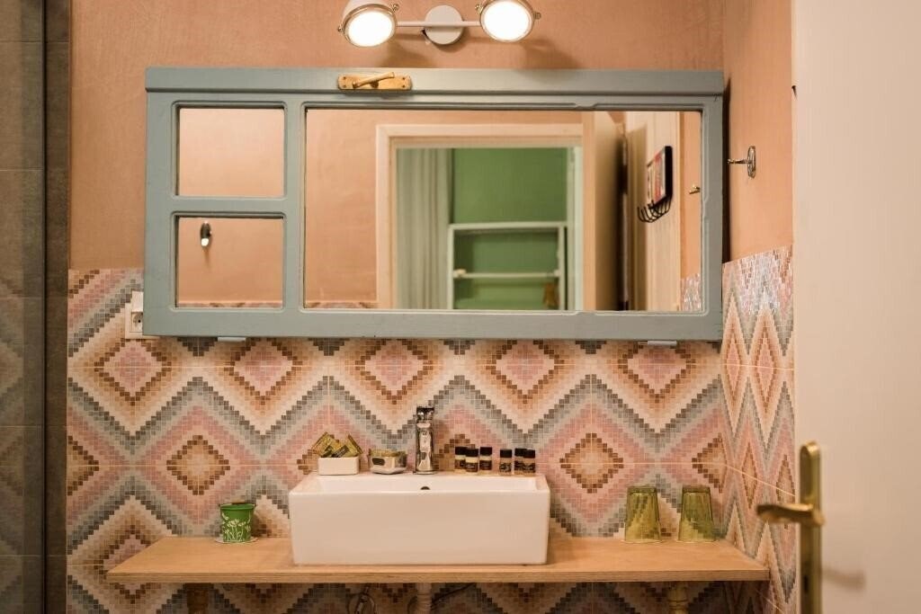 Фото The Joy Hotel 3*