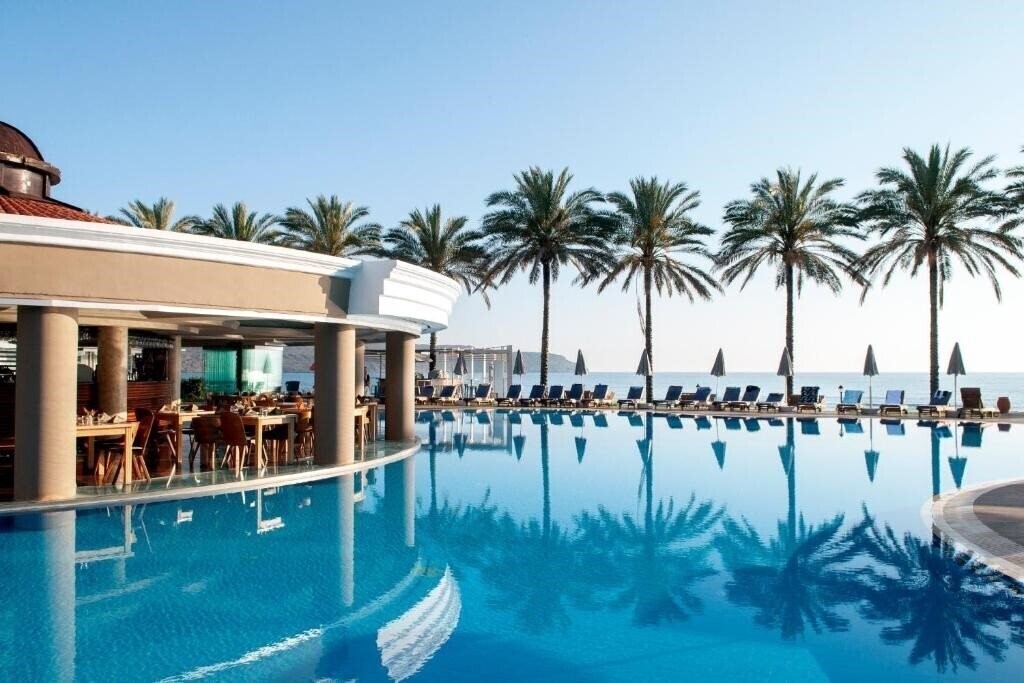 Готель Alexandra Beach Aghia Marina 3*