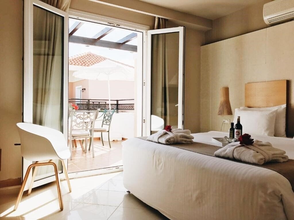 Фото Alexandra Beach Aghia Marina 3*