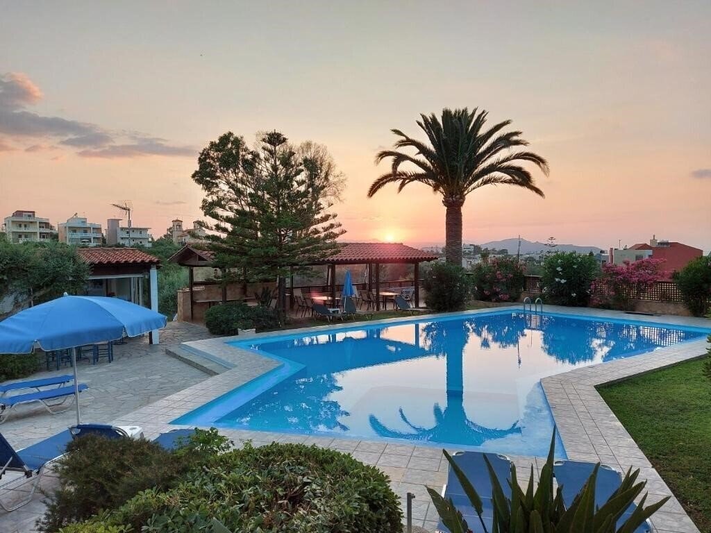 Отель Argo Apartments 3*