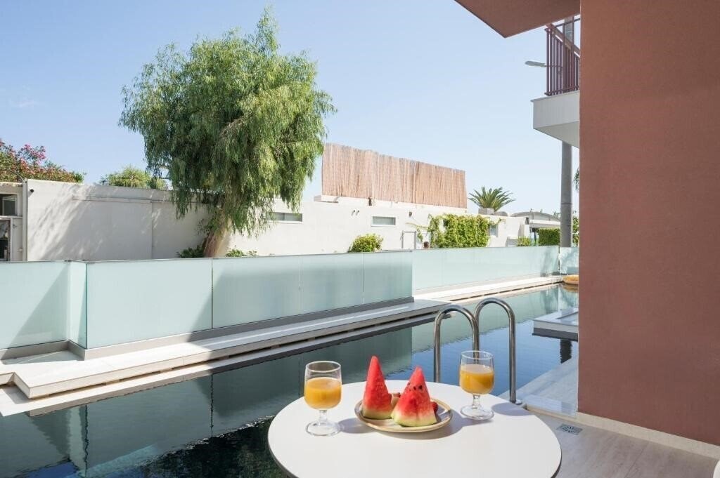 Картинка Tarra Seaside Hotel 3*