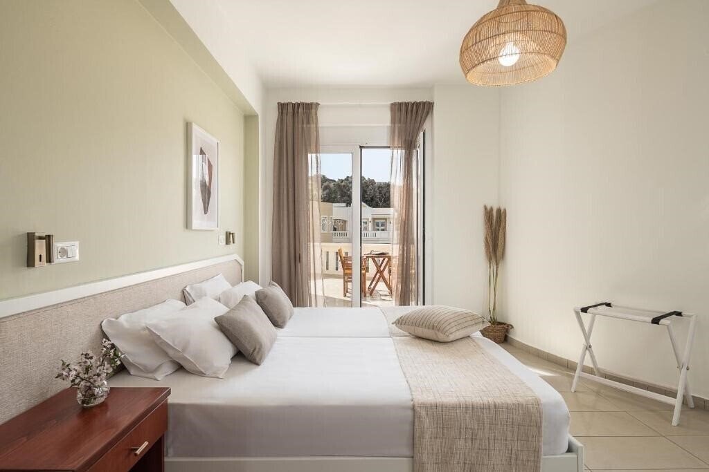 Фотографія Artemis Apartments 3*