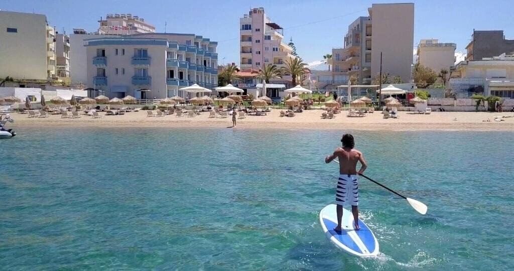 Отель Christina Beach Hotel Nea Chora 3*
