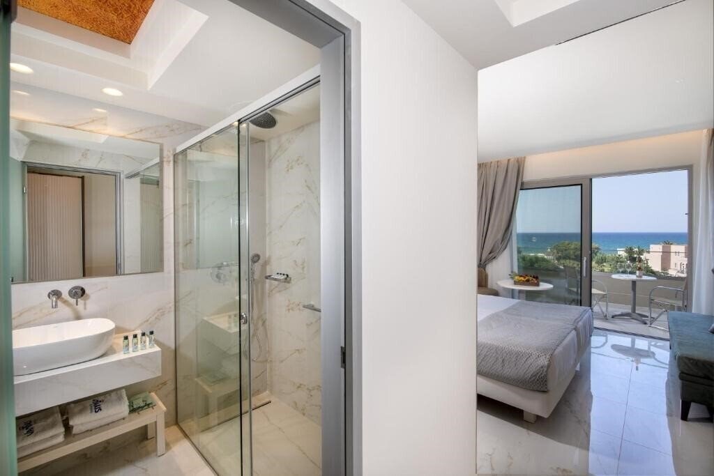 Фотография Vantaris Luxury Beach Resort 4*
